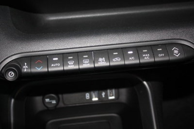 Jeep Avenger 1.2 turbo Altitude fwd 100cv (13)