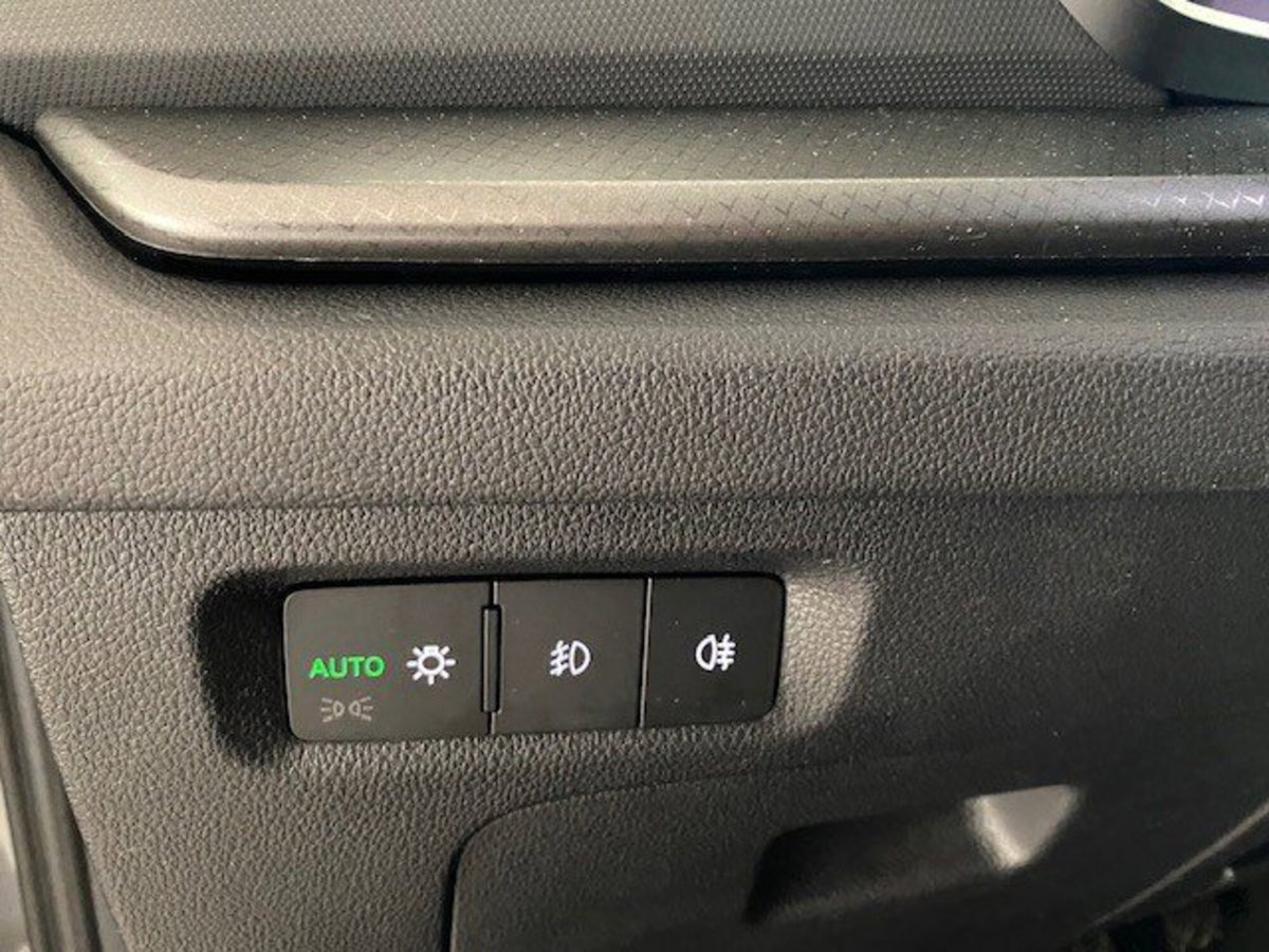 Skoda Octavia Station Wagon 2.0 TDI EVO SCR DSG Wagon Ambition (13)