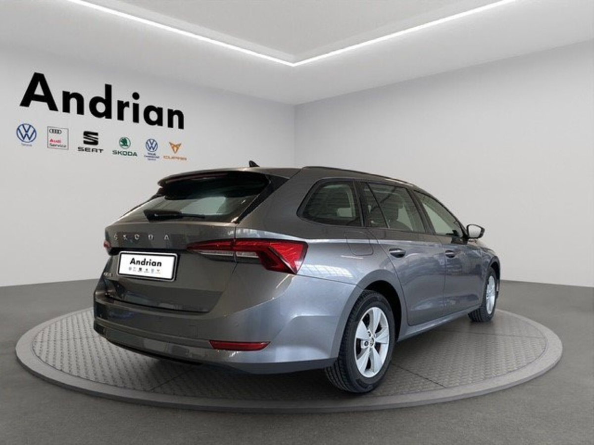 Skoda Octavia Station Wagon 2.0 TDI EVO SCR DSG Wagon Ambition (3)