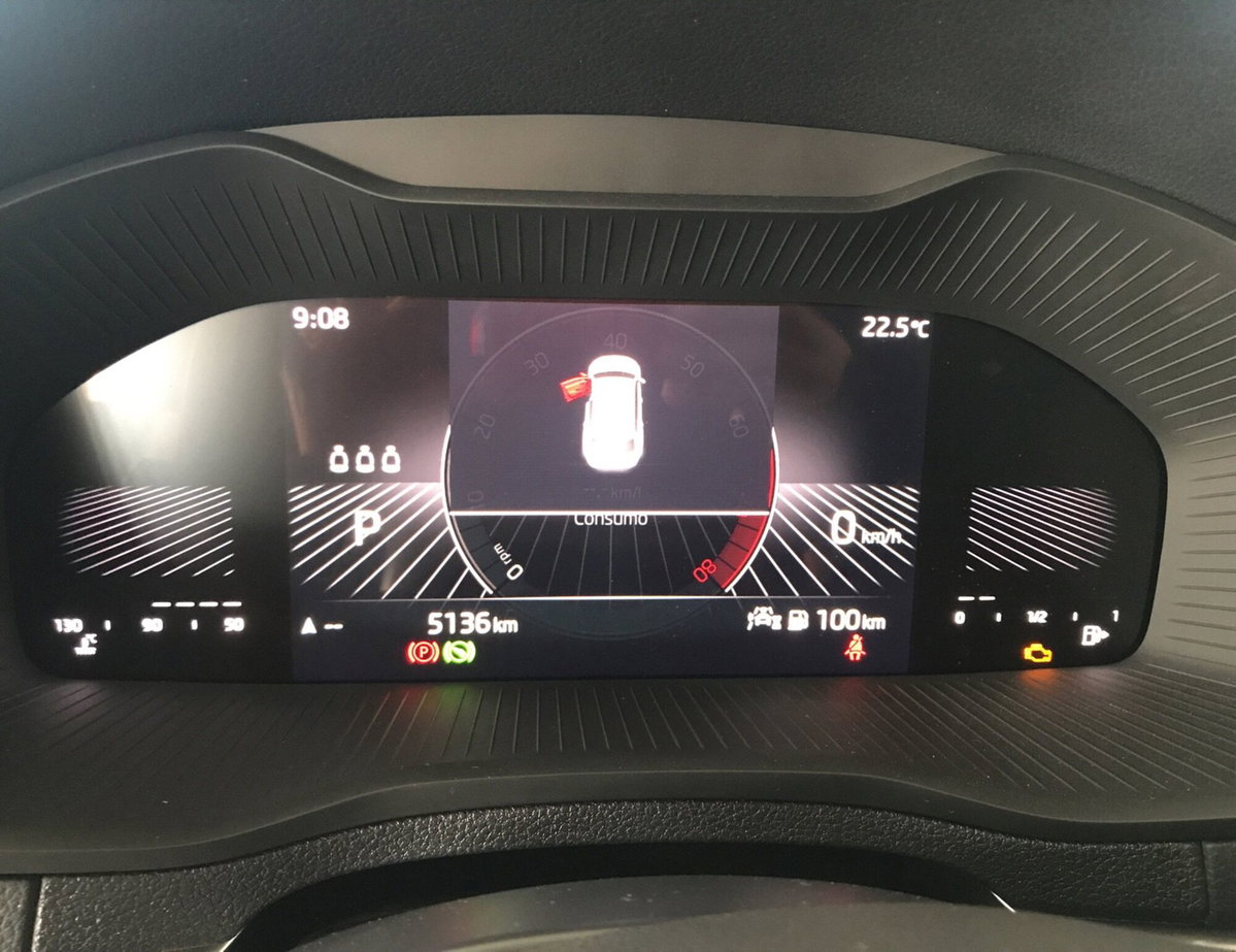 Skoda Karoq 1.5 TSI ACT DSG Executive (18)