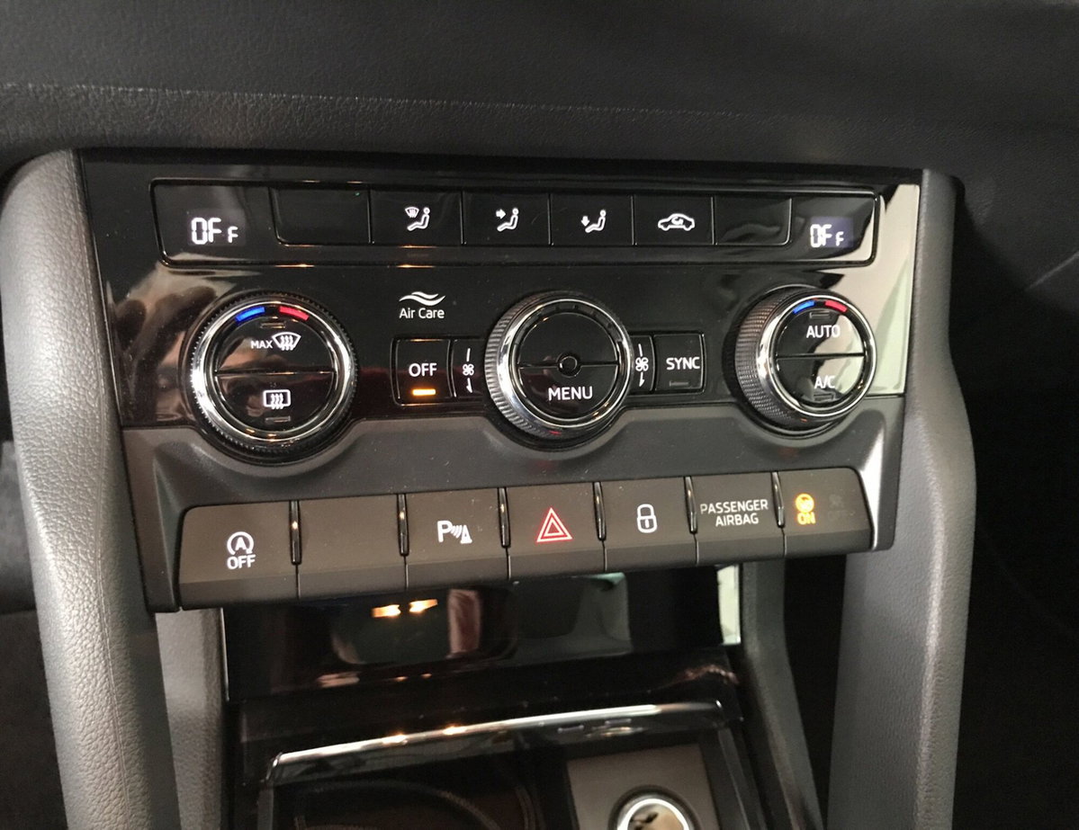 Skoda Karoq 1.5 TSI ACT DSG Executive (20)