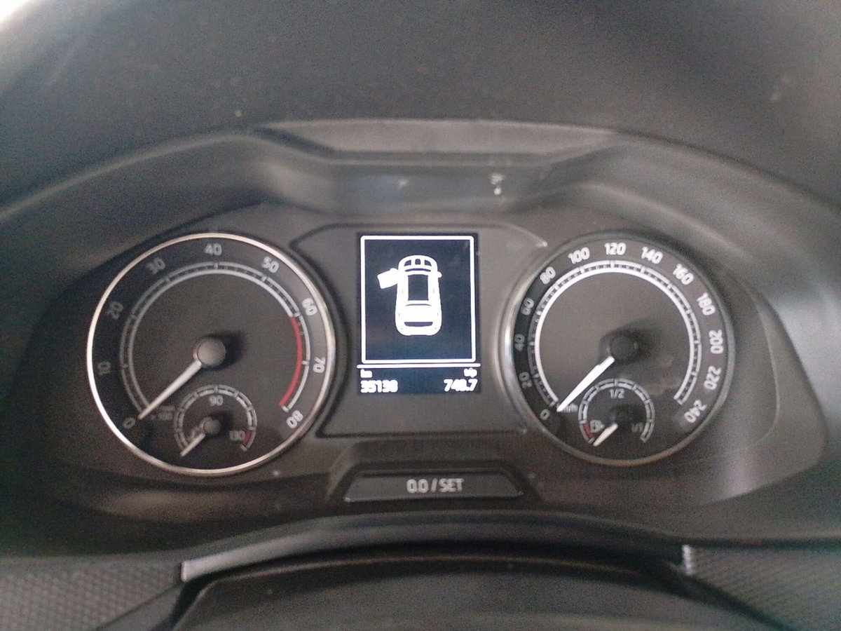 Skoda Kamiq 1.0 TSI 110 CV DSG Ambition (13)