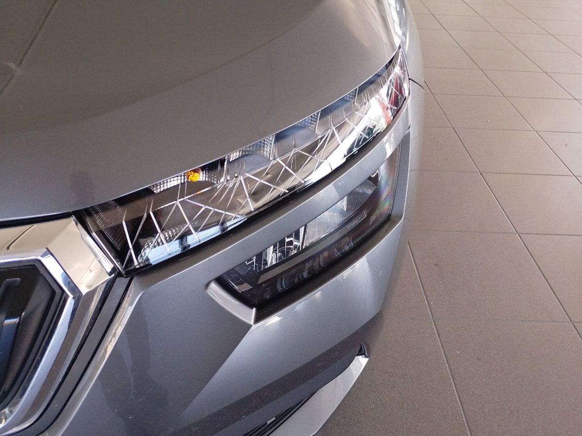 Skoda Kamiq 1.0 TSI 110 CV DSG Ambition (8)