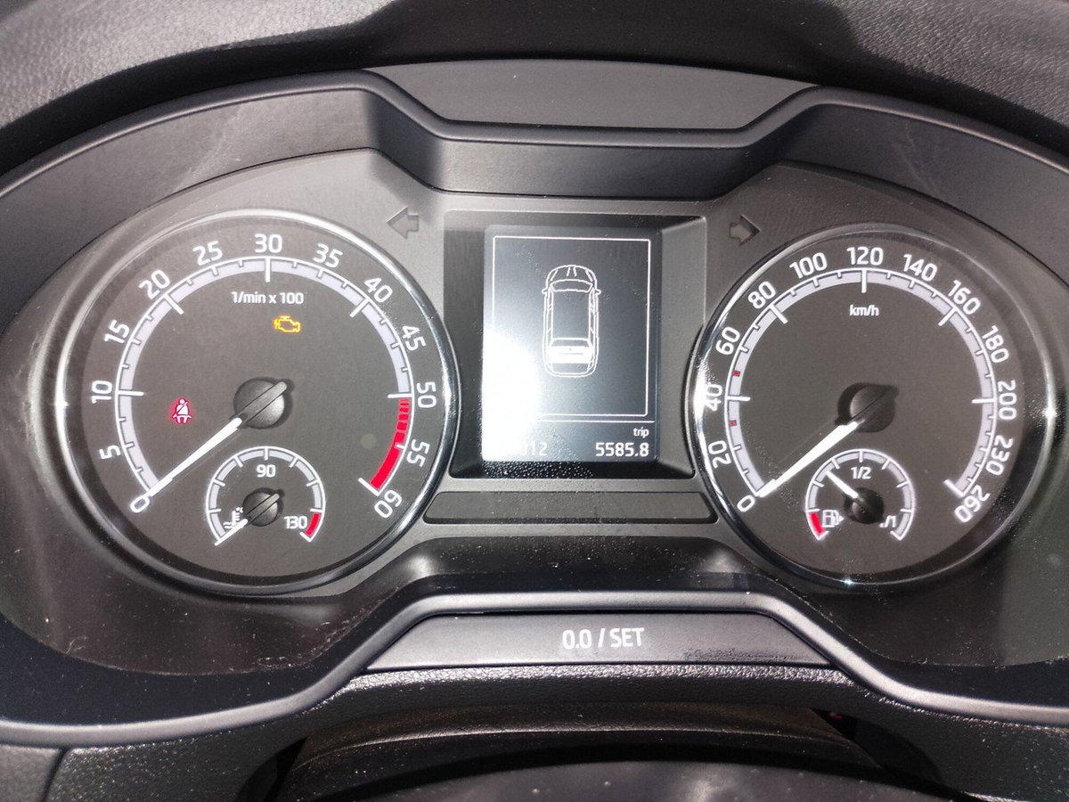 Skoda Octavia Station Wagon 1.6 TDI CR 115 CV Wagon Executive (18)