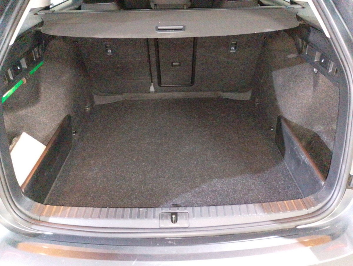Skoda Octavia Station Wagon 1.5 e-TEC DSG Wagon Executive (12)