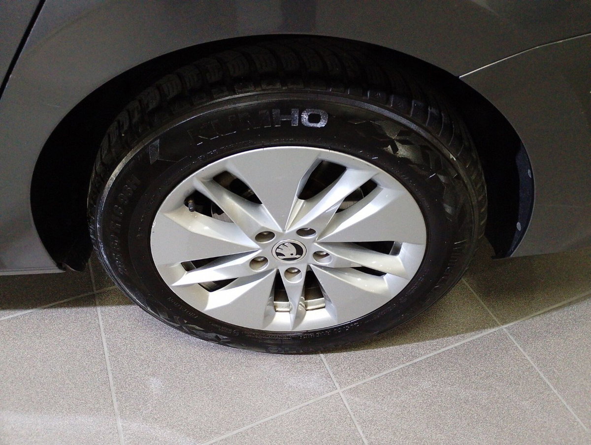 Skoda Octavia Station Wagon 1.5 e-TEC DSG Wagon Executive (14)