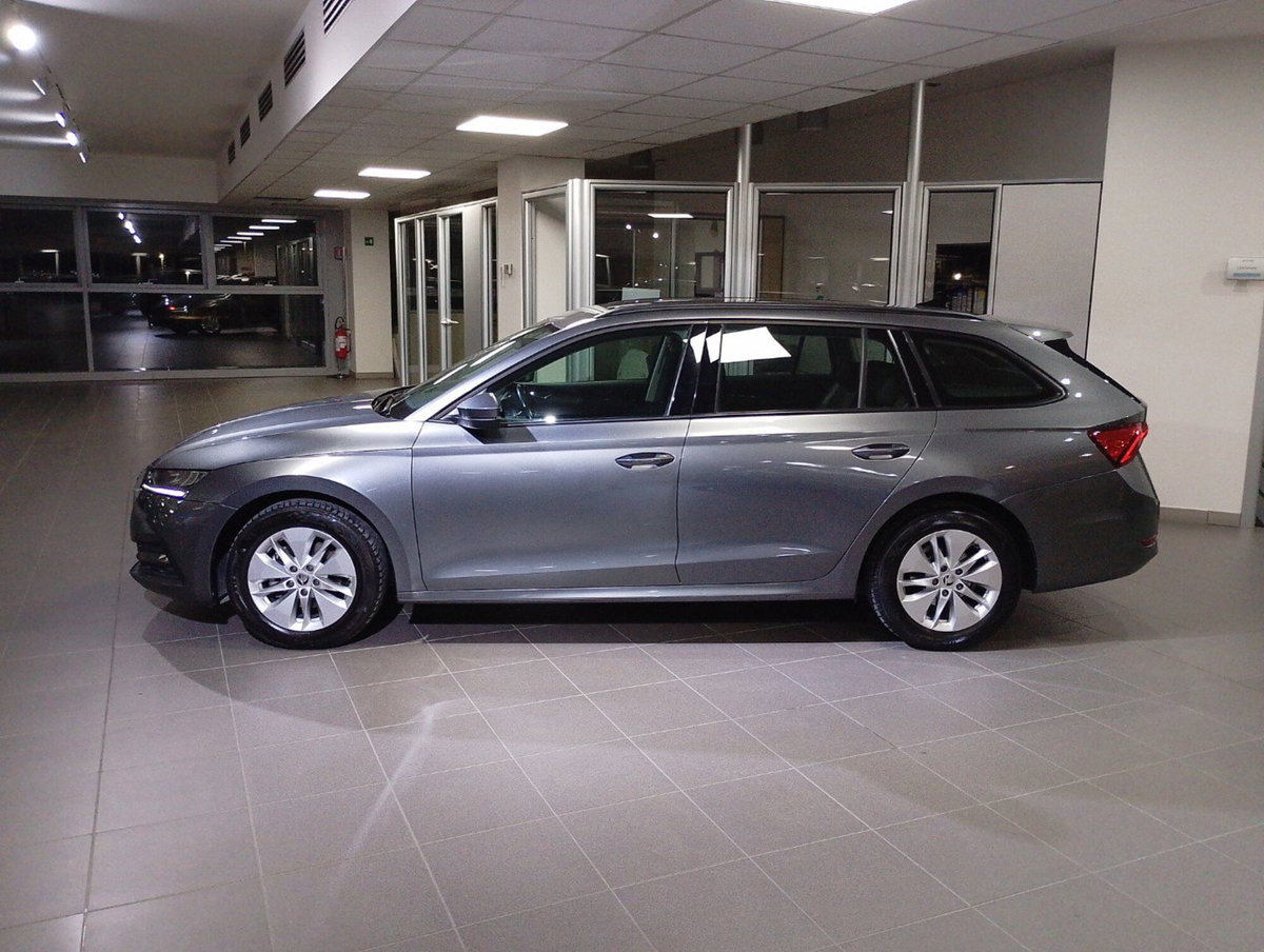 Skoda Octavia Station Wagon 1.5 e-TEC DSG Wagon Executive (3)