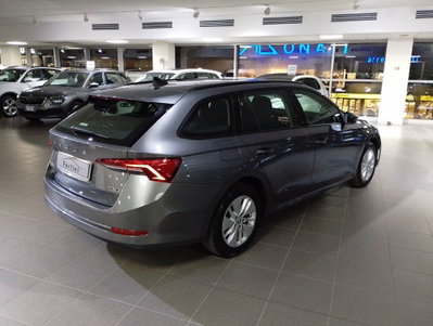 Skoda Octavia Station Wagon 1.5 e-TEC DSG Wagon Executive (7)