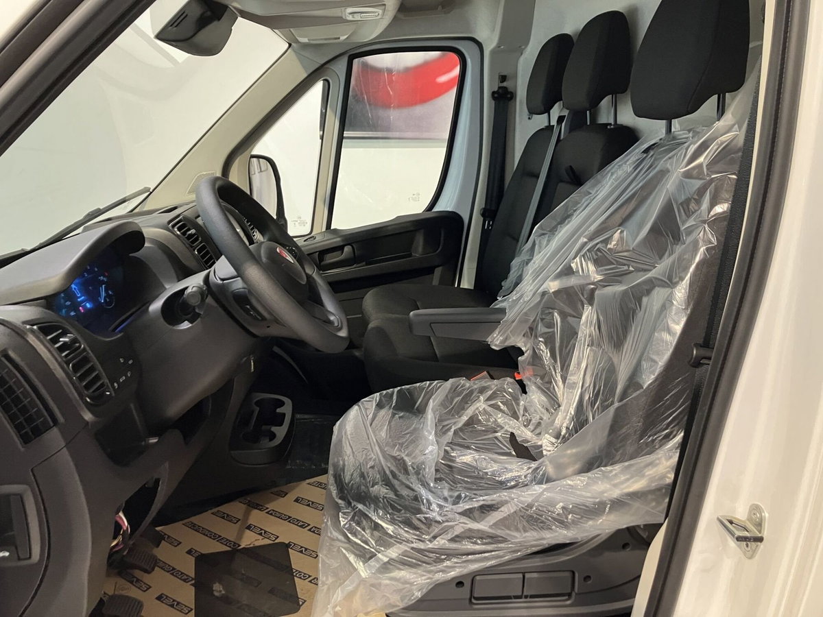 Peugeot Boxer Furgone 35 L2H2 2.2 diesel 140cv S&S vetrato (12)