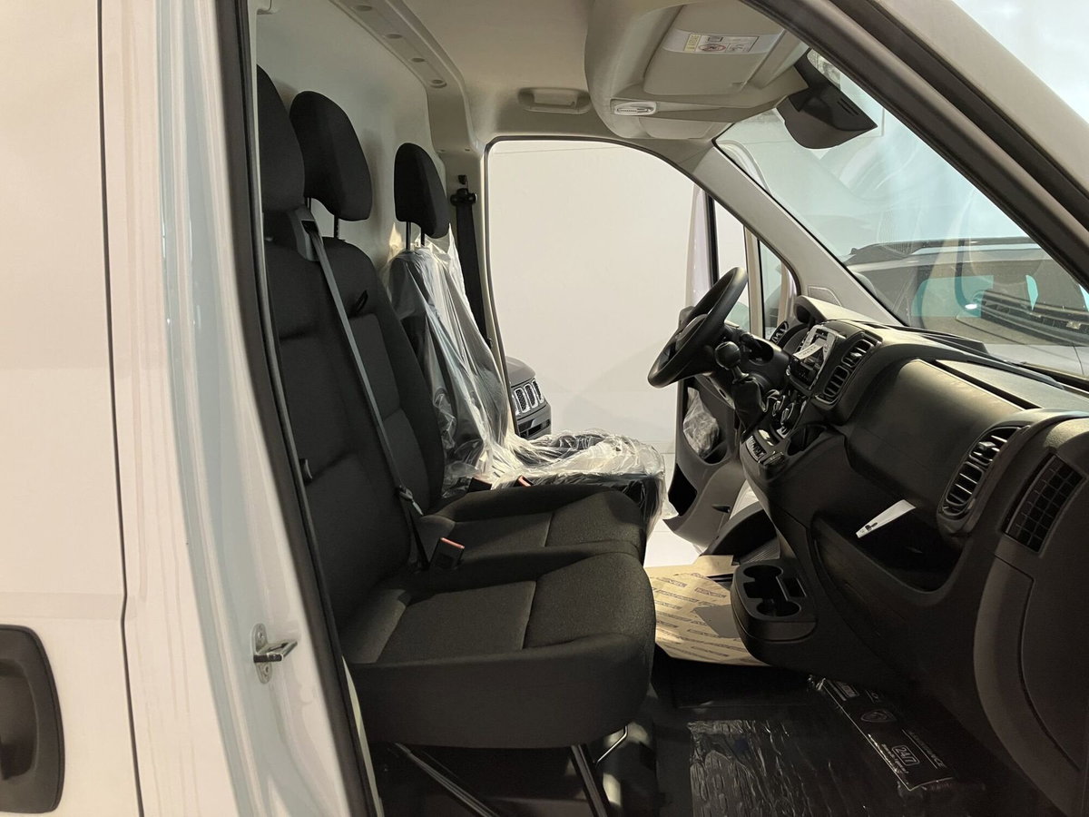 Peugeot Boxer Furgone 35 L2H2 2.2 diesel 140cv S&S vetrato (13)