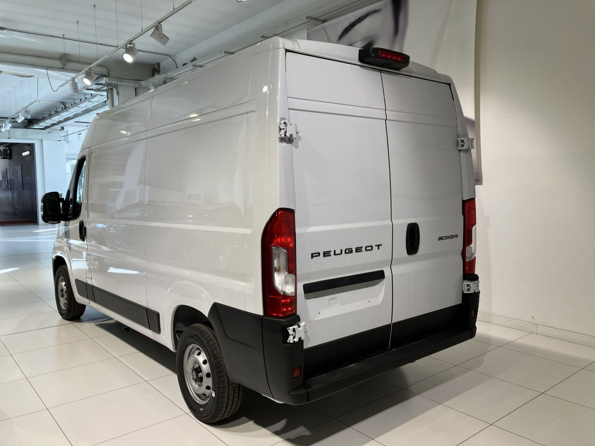 Peugeot Boxer Furgone 35 L2H2 2.2 diesel 140cv S&S vetrato (3)