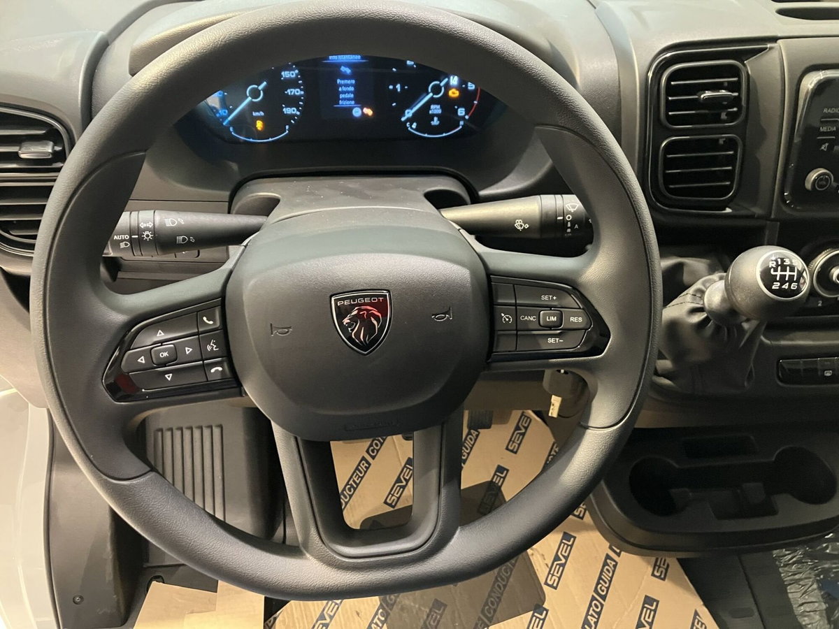 Peugeot Boxer Furgone 35 L2H2 2.2 diesel 140cv S&S vetrato (8)