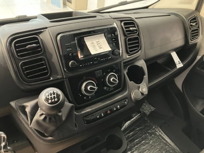 Peugeot Boxer Furgone 335 L2H2 2.2 bluehdi 140cv S&S vetrato (9)