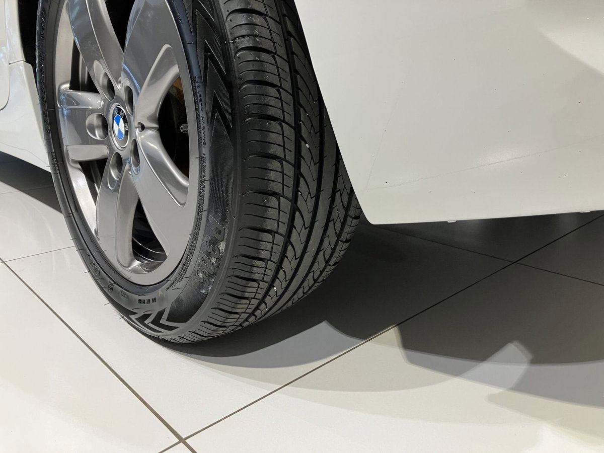 BMW Serie 1 5p. 116d 5p. Advantage (18)