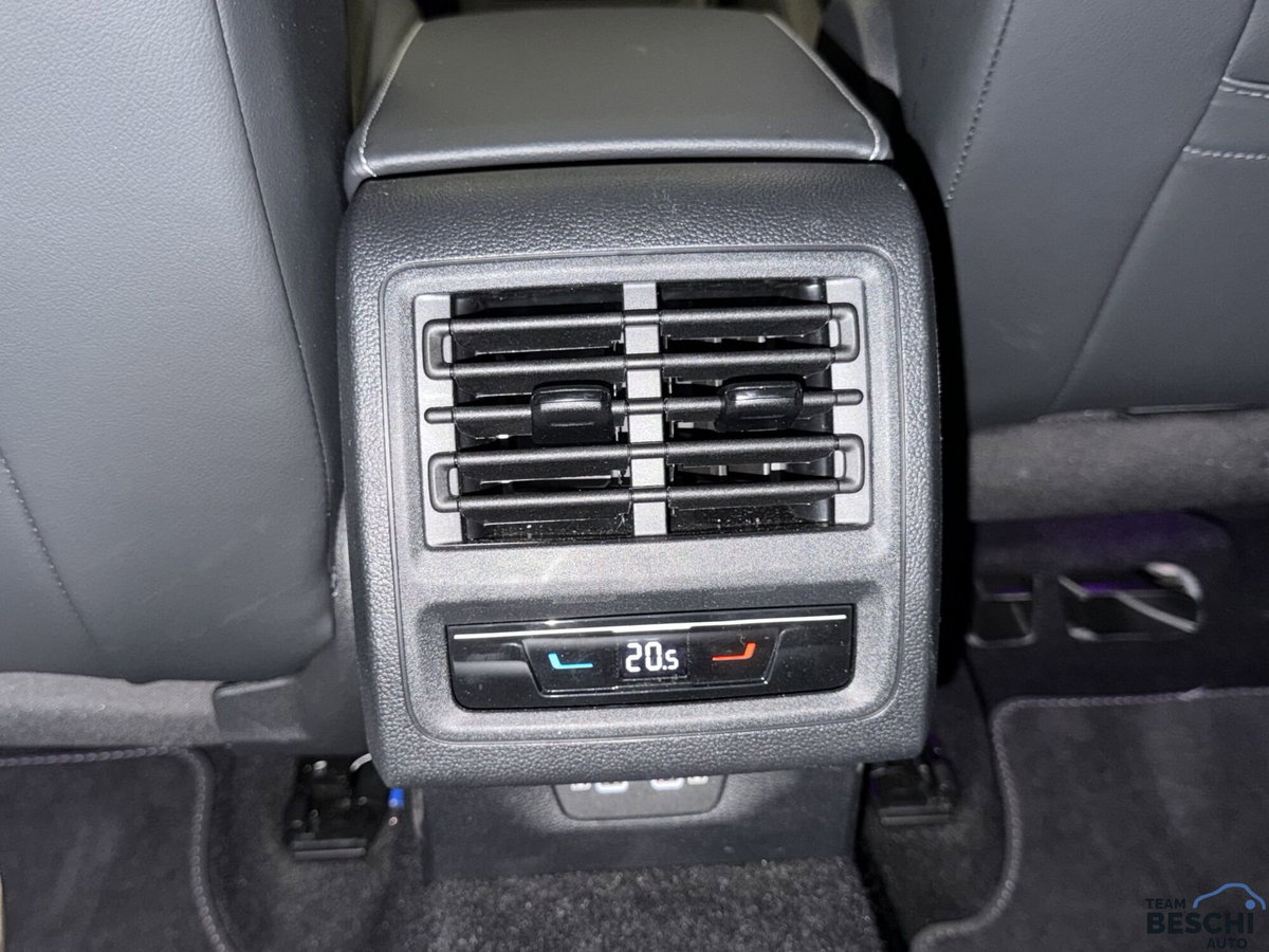 Volkswagen Golf 1.5 etsi 50 Years 150cv dsg (10)