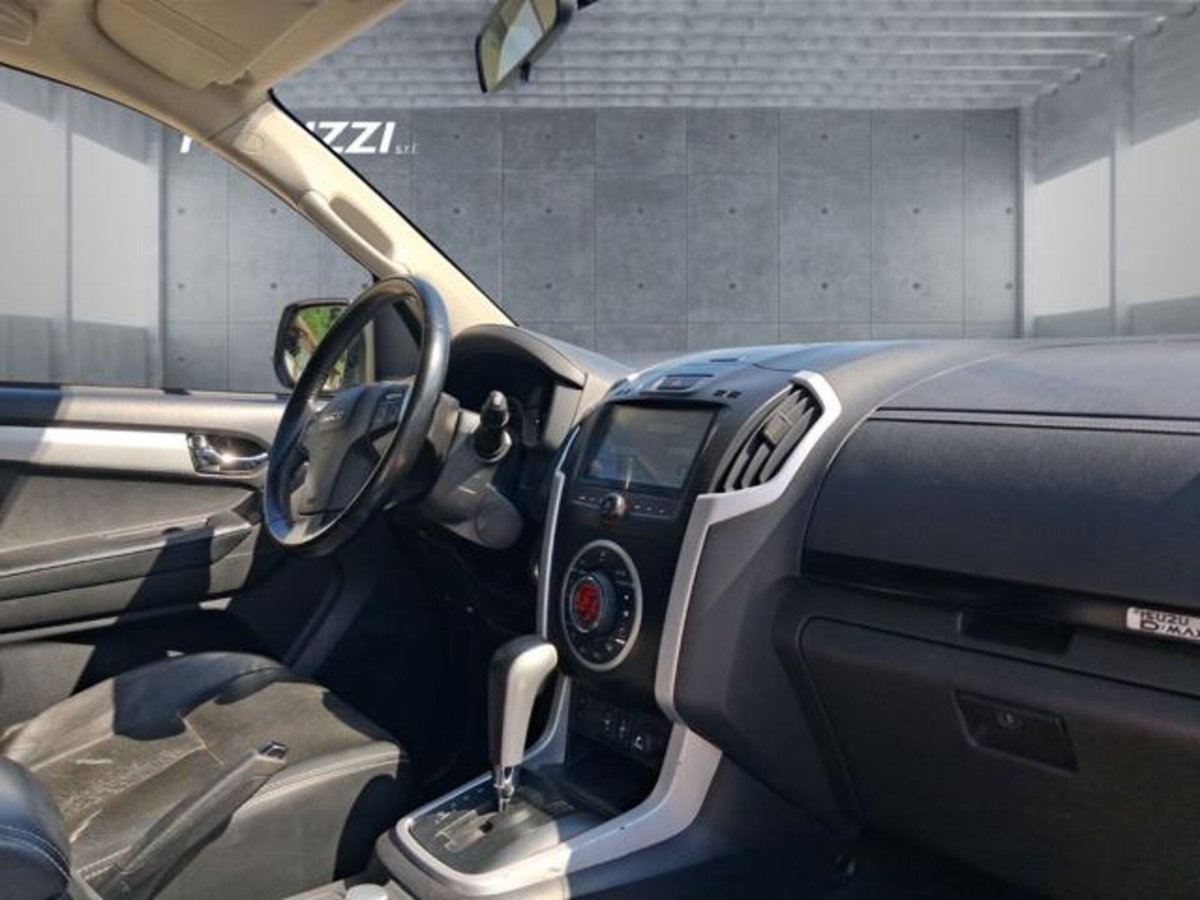 Isuzu D-Max Pick-up 1.9 Crew Cab Quasar 4WD Clima (12)