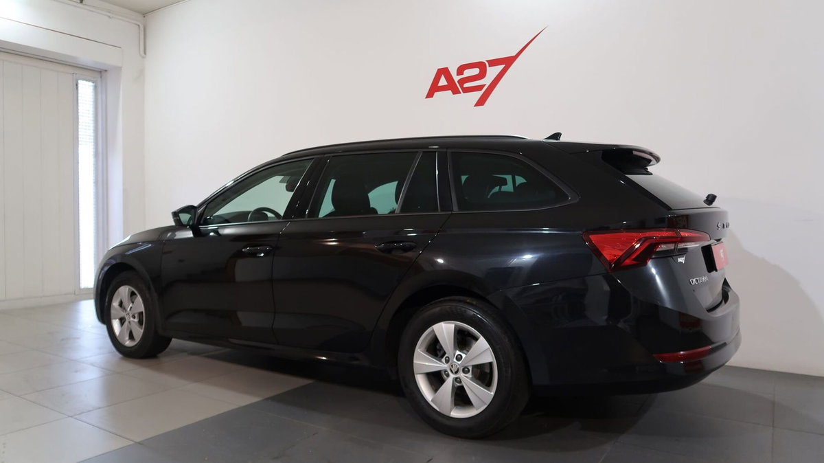 Skoda Octavia Station Wagon 2.0 TDI EVO SCR DSG Wagon Ambition (16)