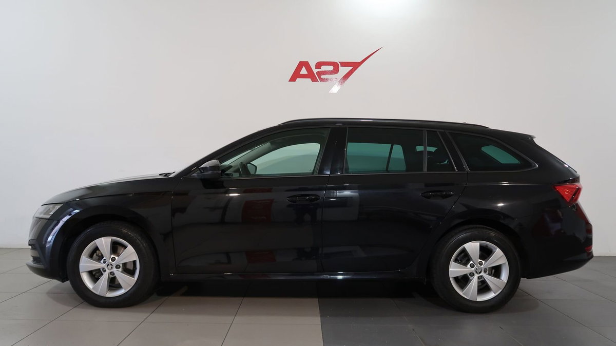 Skoda Octavia Station Wagon 2.0 TDI EVO SCR DSG Wagon Ambition (3)