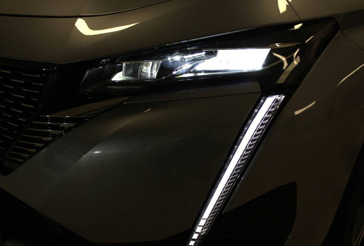 Peugeot 308 2.0 HDi 136CV 5p. aut. Féline (3)