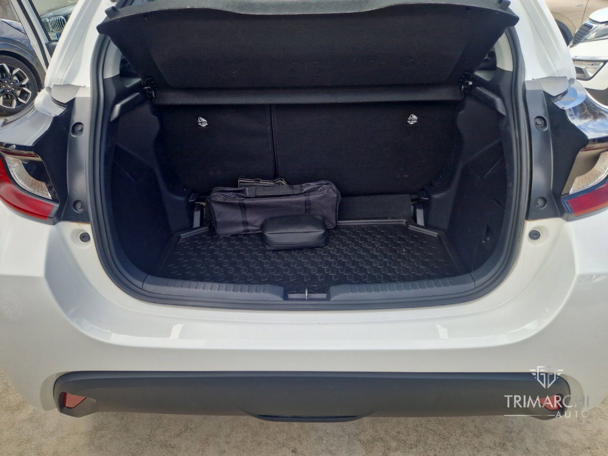 Toyota Yaris 1.5 Hybrid 5 porte Energy (10)
