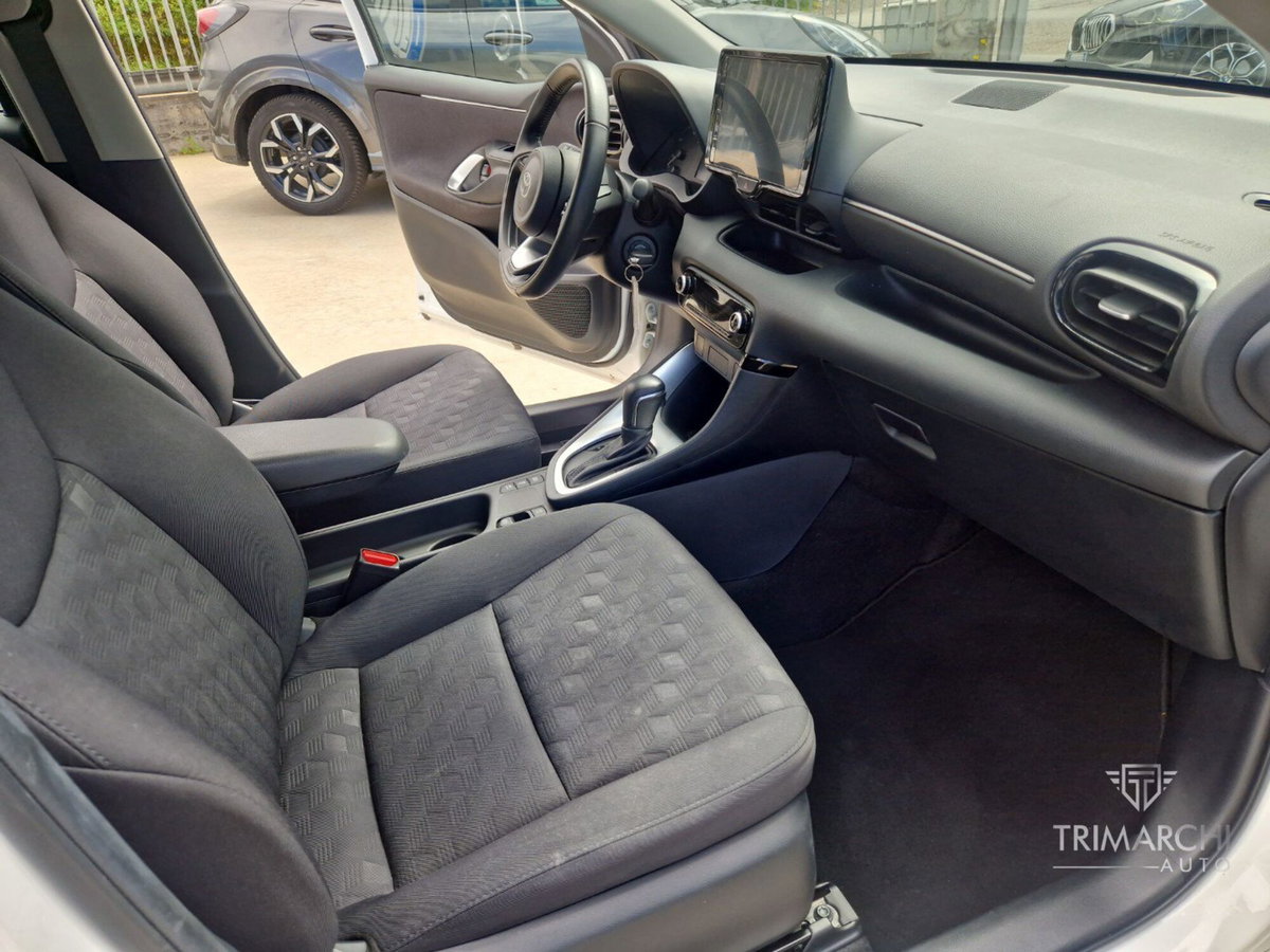 Toyota Yaris 1.5 Hybrid 5 porte Energy (12)