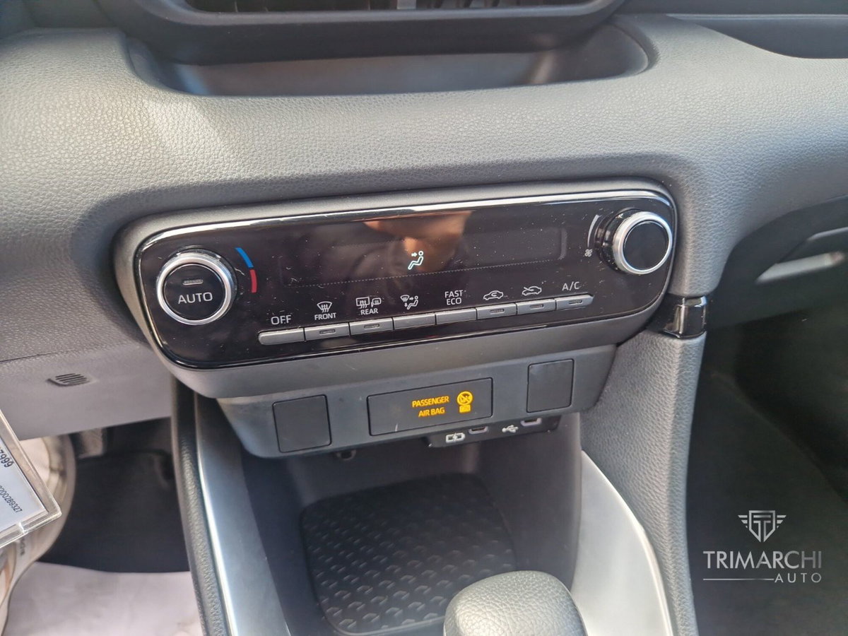 Toyota Yaris 1.5 Hybrid 5 porte Energy (14)