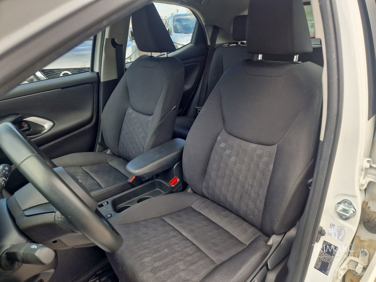 Toyota Yaris 1.5 Hybrid 5 porte Energy (7)