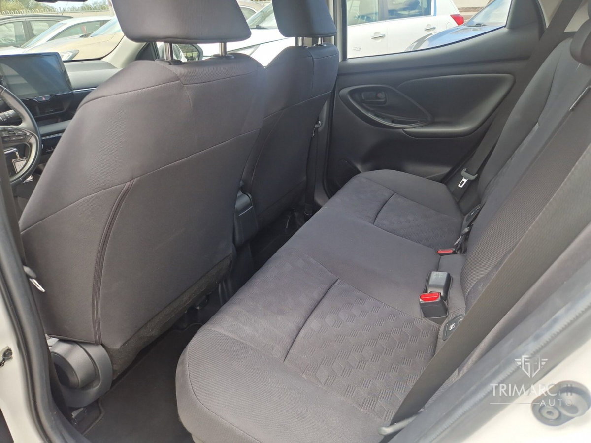 Toyota Yaris 1.5 Hybrid 5 porte Energy (9)