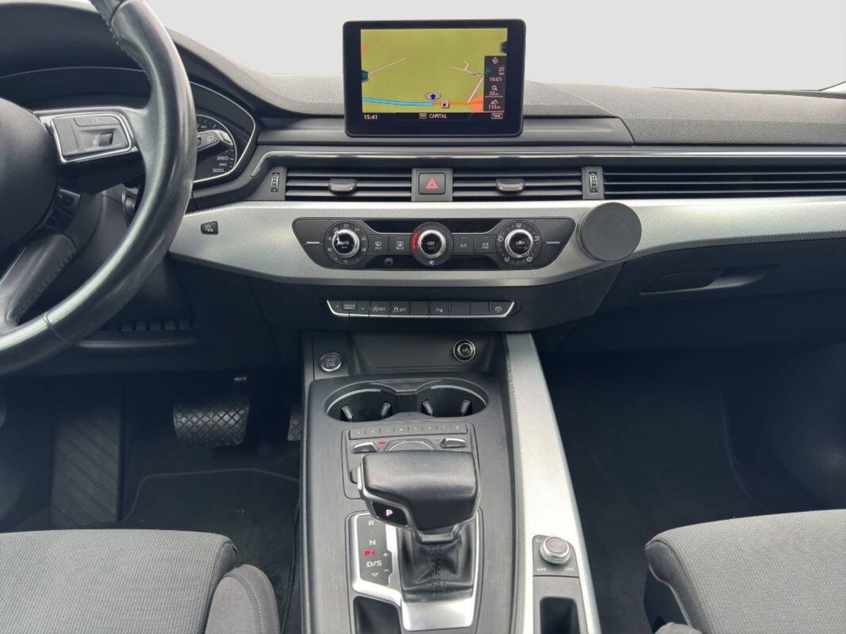Audi A4 Avant 2.0 TDI 150 CV ultra Business Sport (15)
