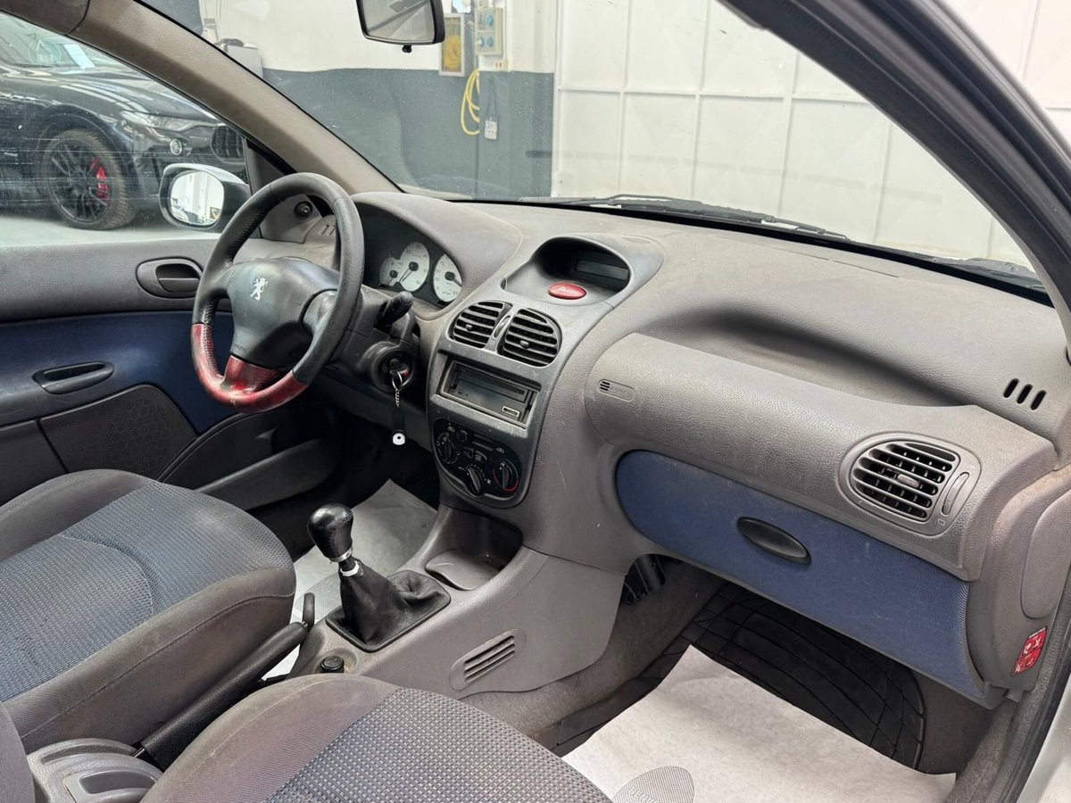 Peugeot 206 HDi 3p. XT (6)
