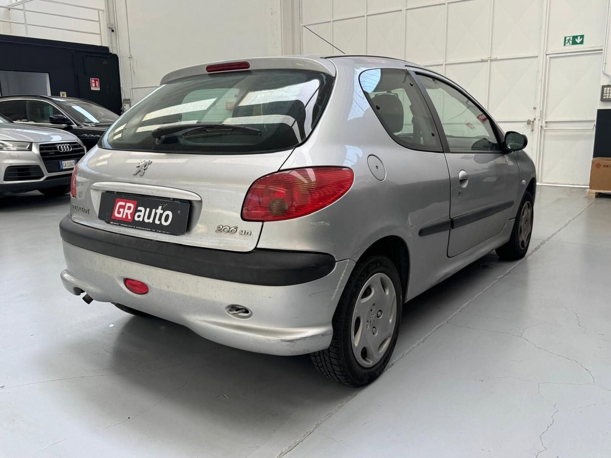 Peugeot 206 HDi 3p. XT (7)