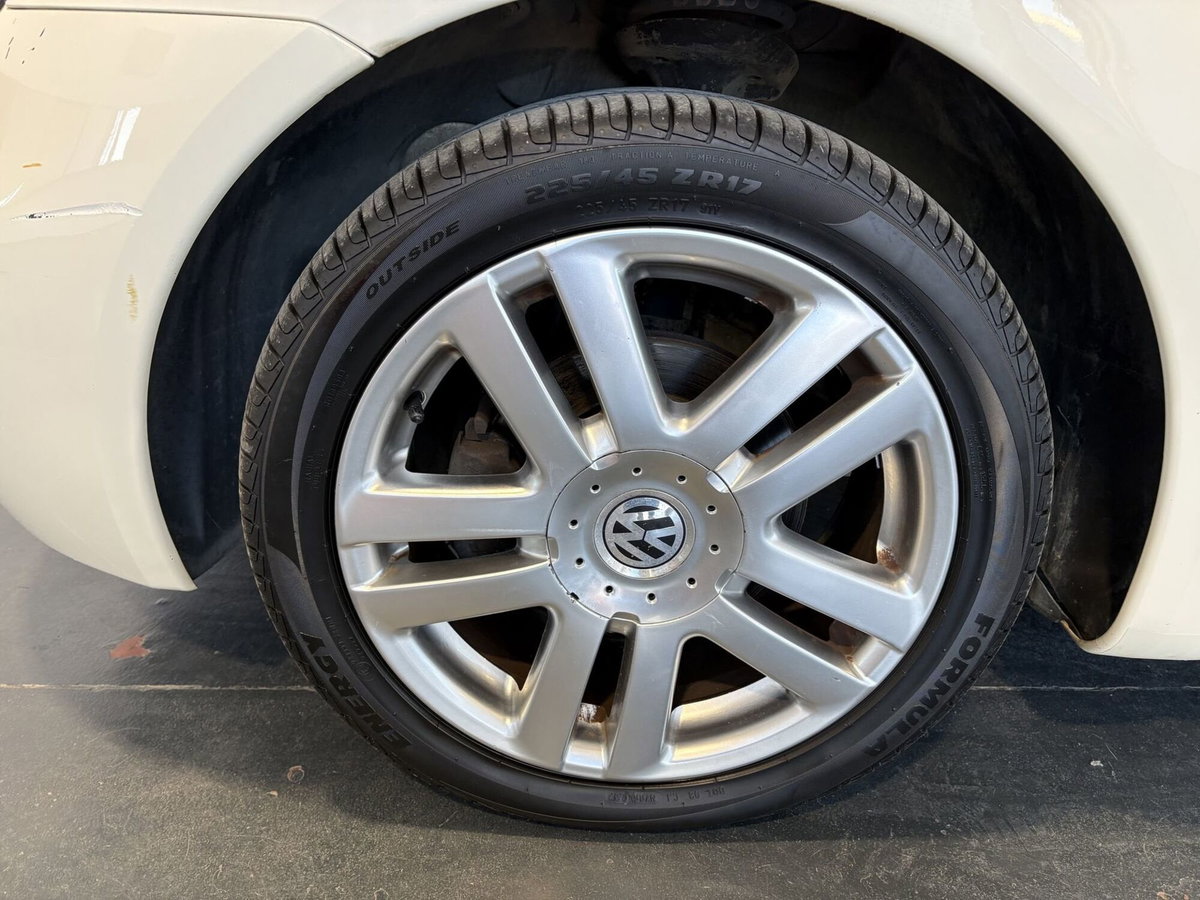 Volkswagen New Beetle Cabrio TDI 101CV (14)