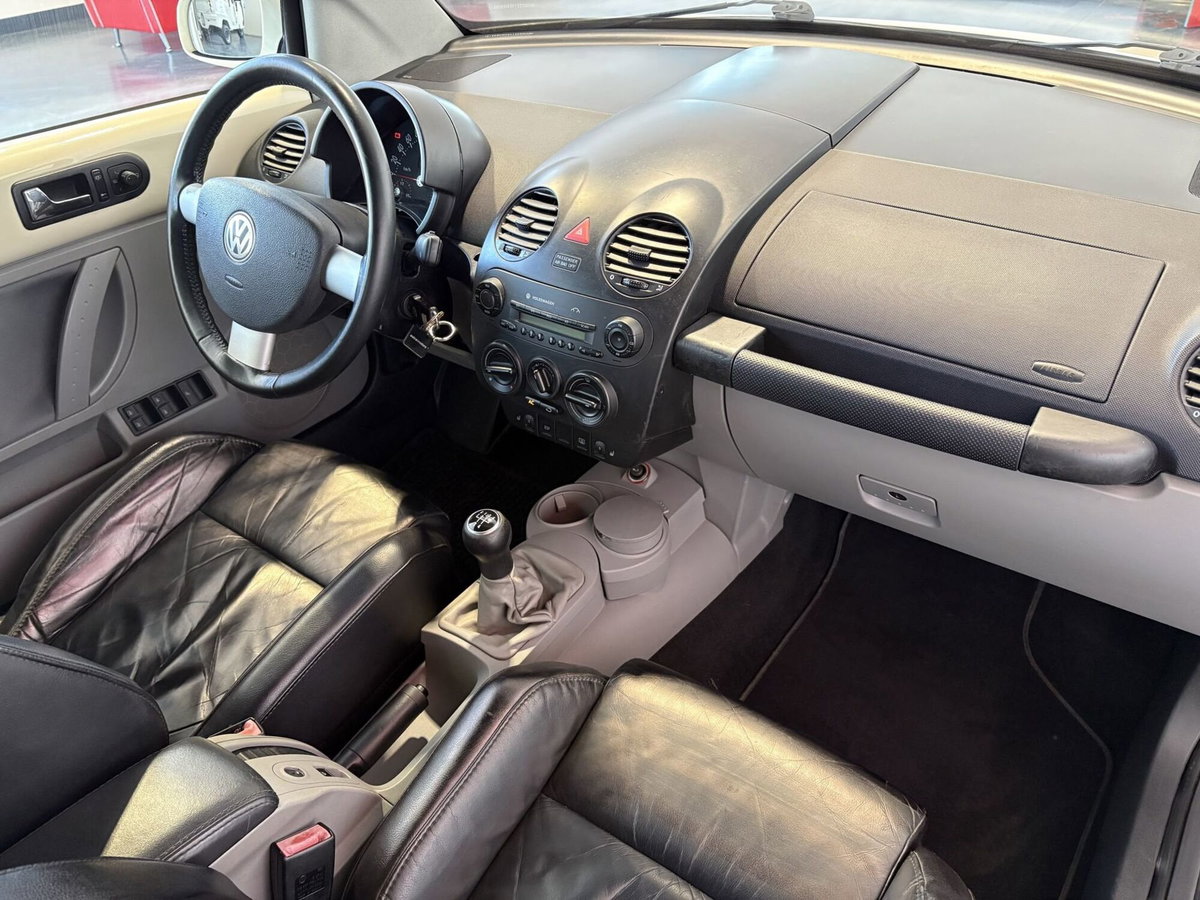 Volkswagen New Beetle Cabrio TDI 101CV (20)