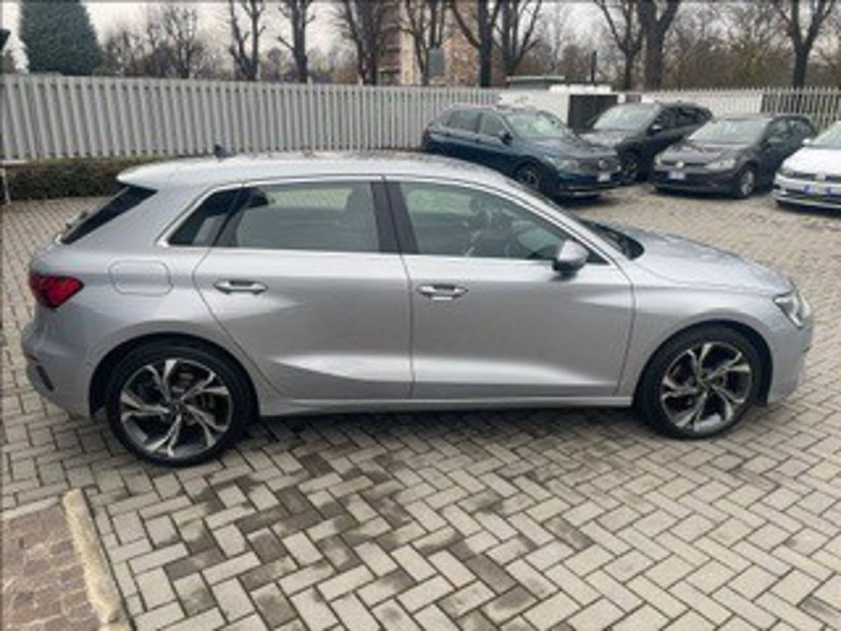 Audi A3 Sportback 35 TFSI S tronic Business (4)