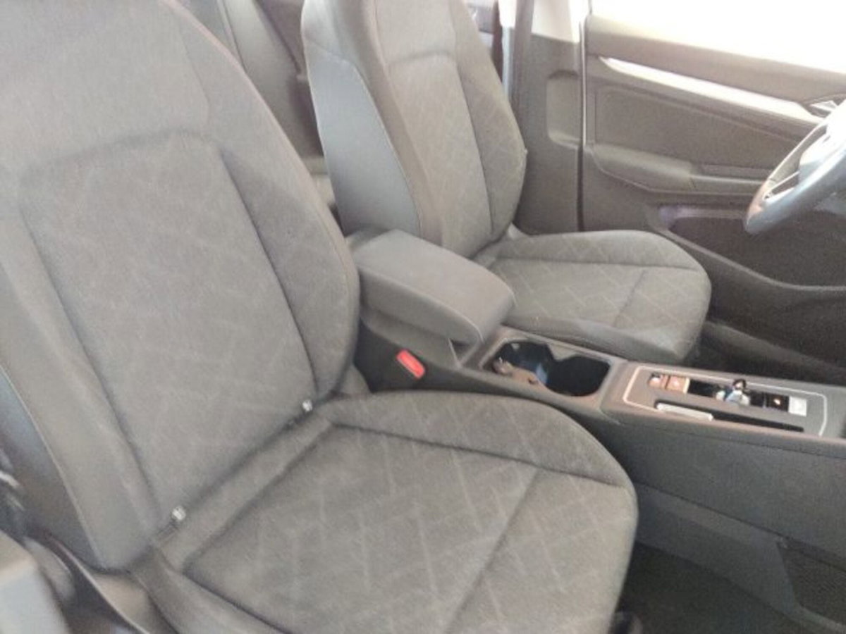 Volkswagen Golf Variant 1.0 eTSI EVO DSG Life (19)