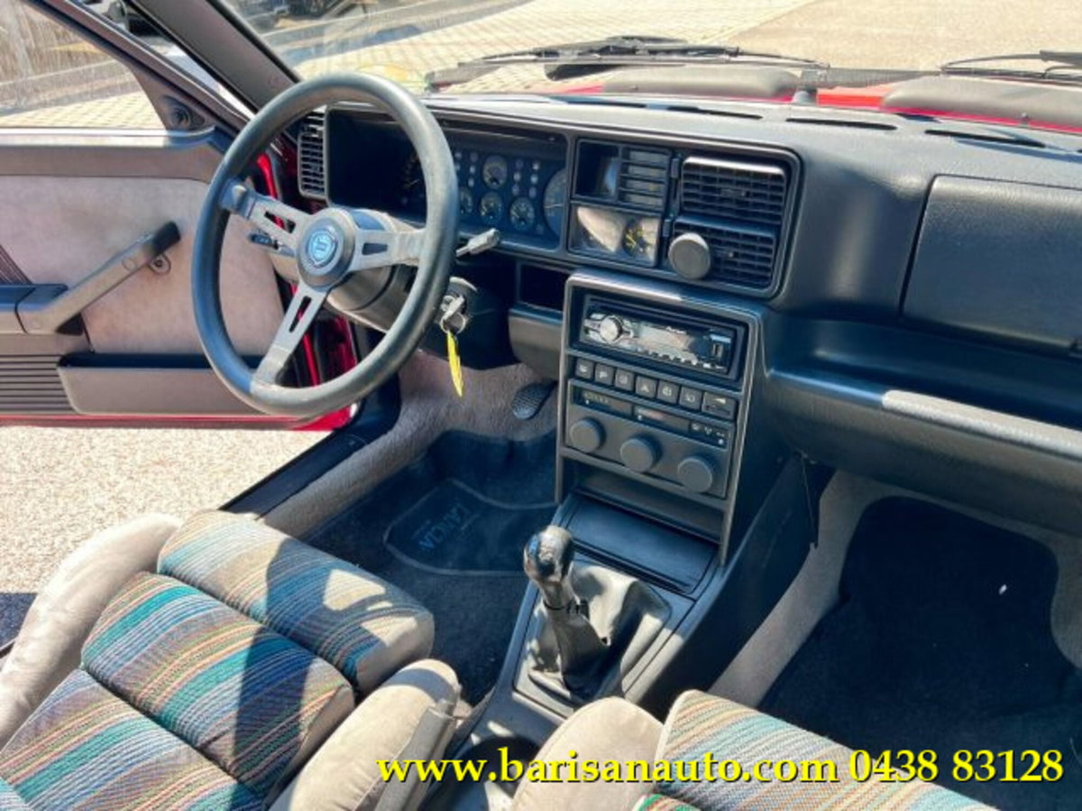 Lancia Delta turbo HF 4WD (17)