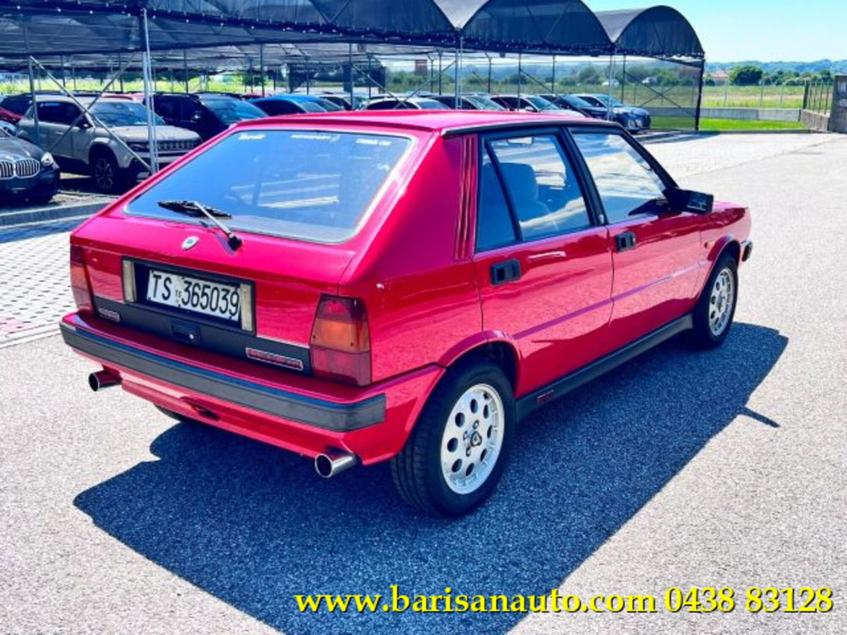Lancia Delta turbo HF 4WD (3)