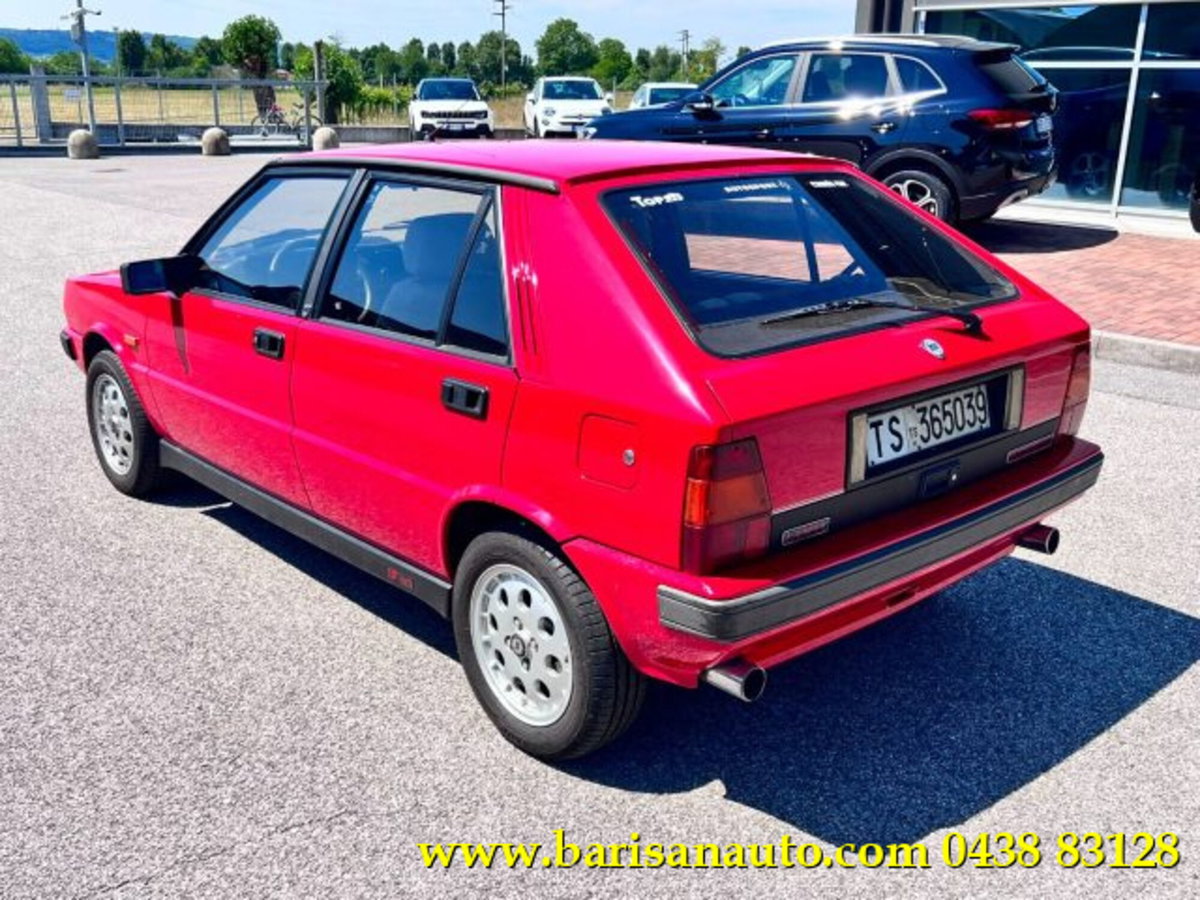 Lancia Delta turbo HF 4WD (4)