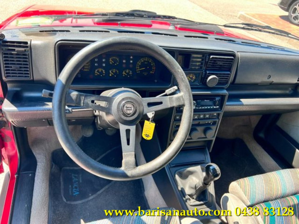 Lancia Delta turbo HF 4WD (9)