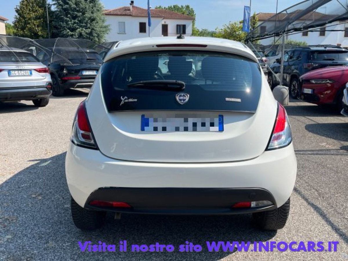 Lancia Ypsilon 1.0 FireFly 5 porte S&S Hybrid Ecochic A. Ferretti (11)