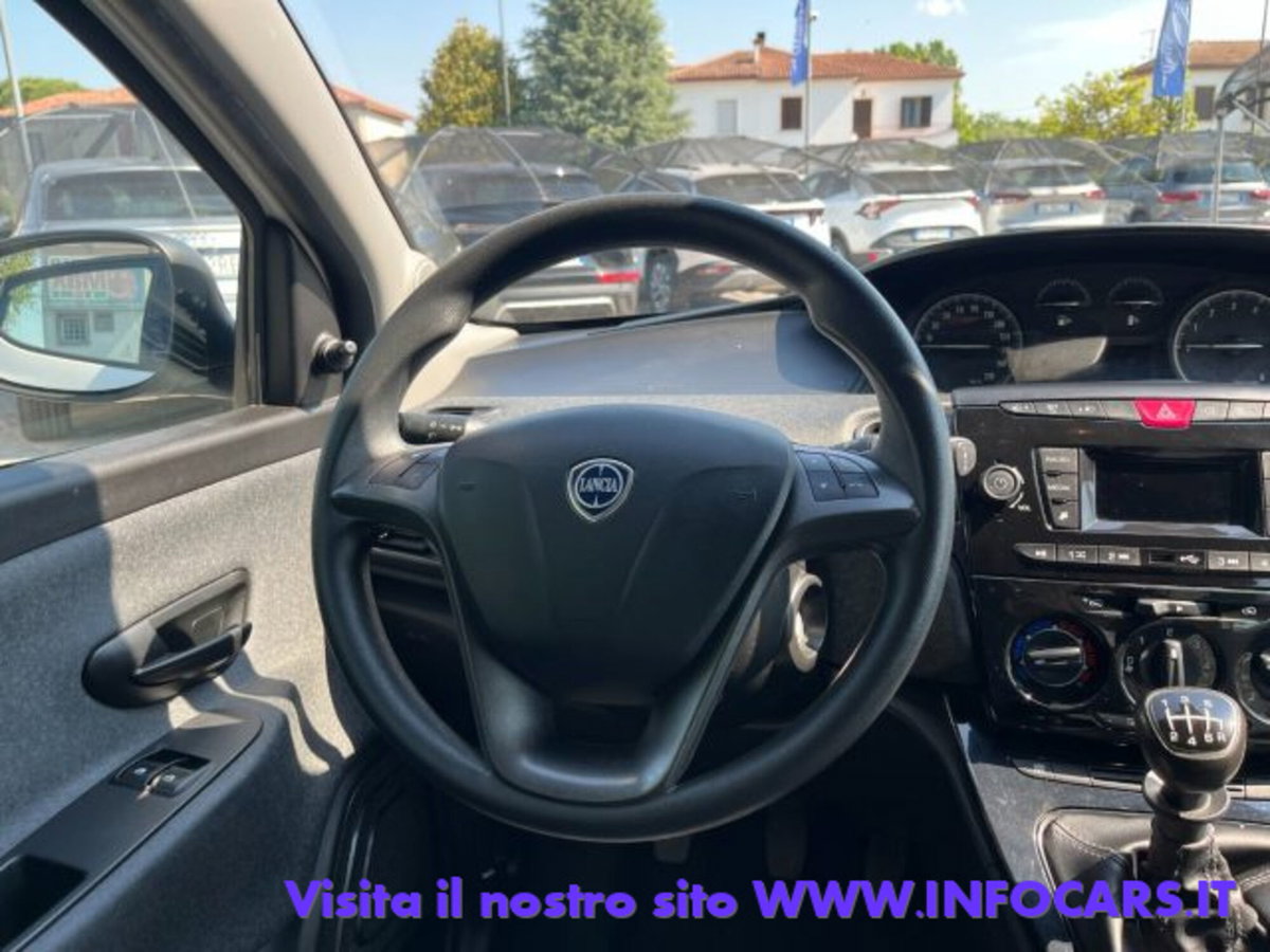 Lancia Ypsilon 1.0 FireFly 5 porte S&S Hybrid Ecochic A. Ferretti (14)