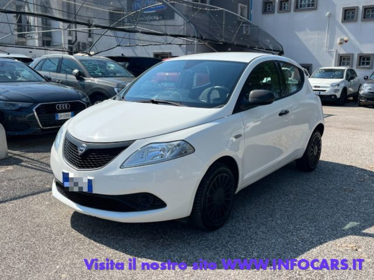 Lancia Ypsilon 1.0 FireFly 5 porte S&S Hybrid Ecochic A. Ferretti (3)