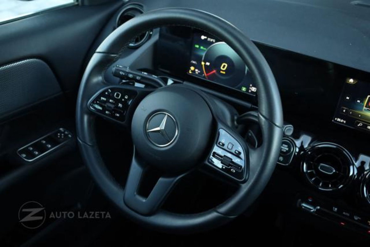 Mercedes-Benz GLA SUV 180 d Automatic Business (15)