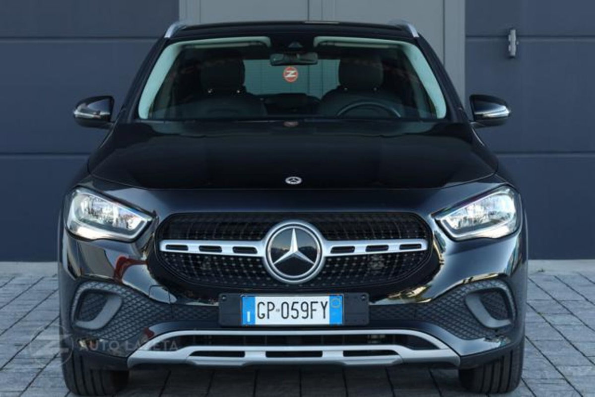 Mercedes-Benz GLA SUV 180 d Automatic Business (17)