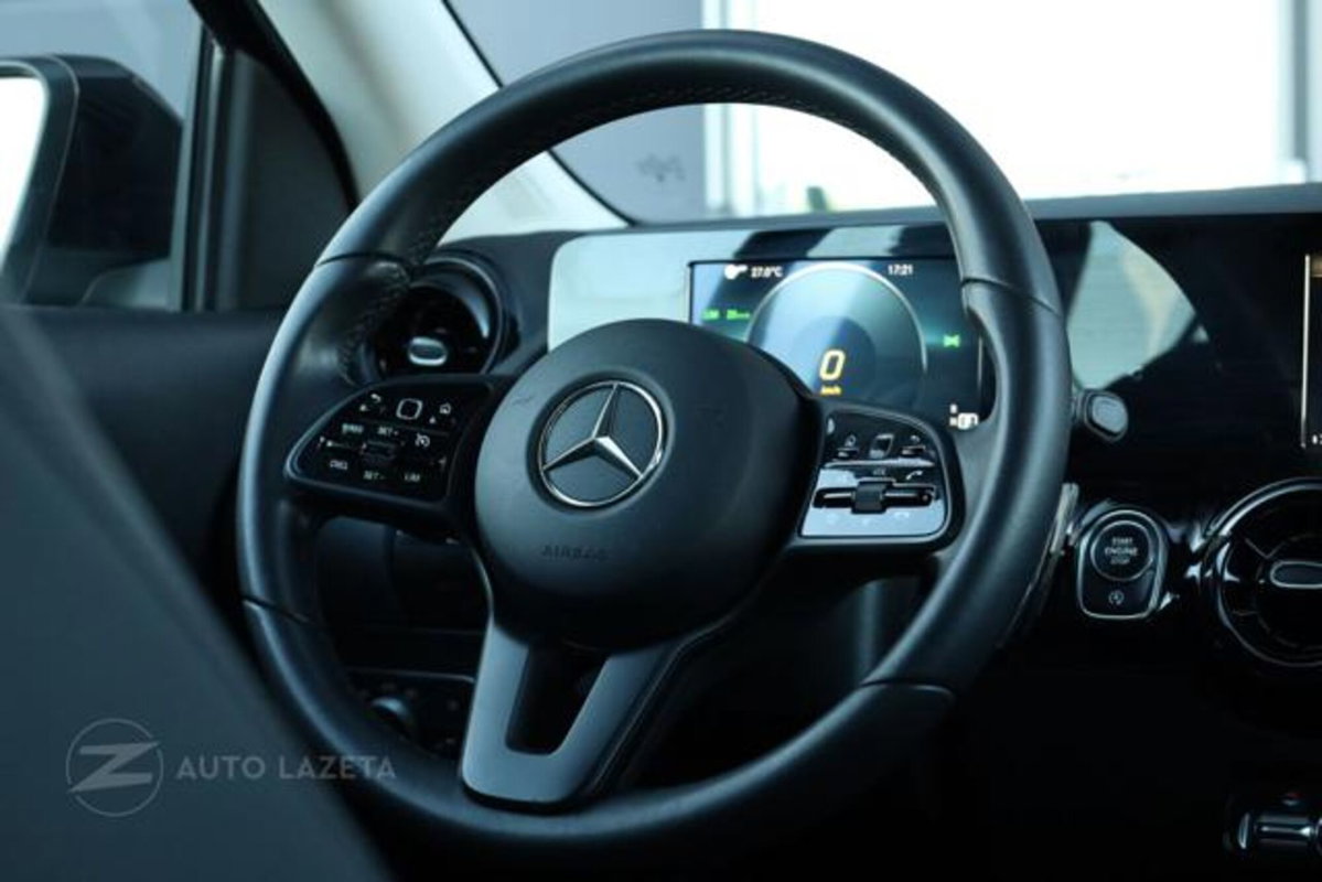 Mercedes-Benz GLA SUV 180 d Automatic Business (7)