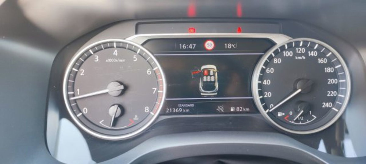 Nissan Qashqai 1.3 mhev Acenta 2wd 140cv (14)