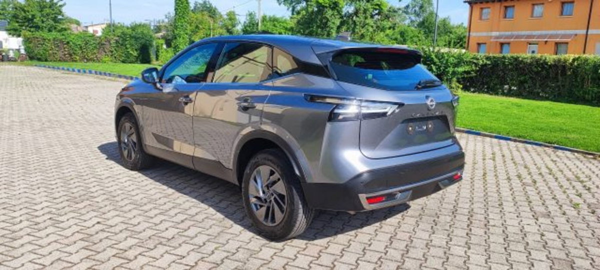 Nissan Qashqai 1.3 mhev Acenta 2wd 140cv (3)