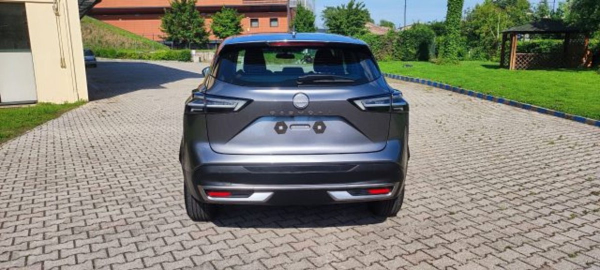 Nissan Qashqai 1.3 mhev Acenta 2wd 140cv (4)