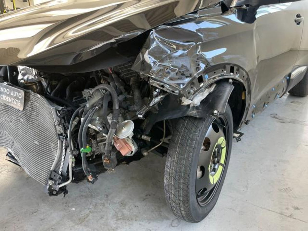 Peugeot 3008 PureTech Turbo 130 S&S EAT8 GT (11)