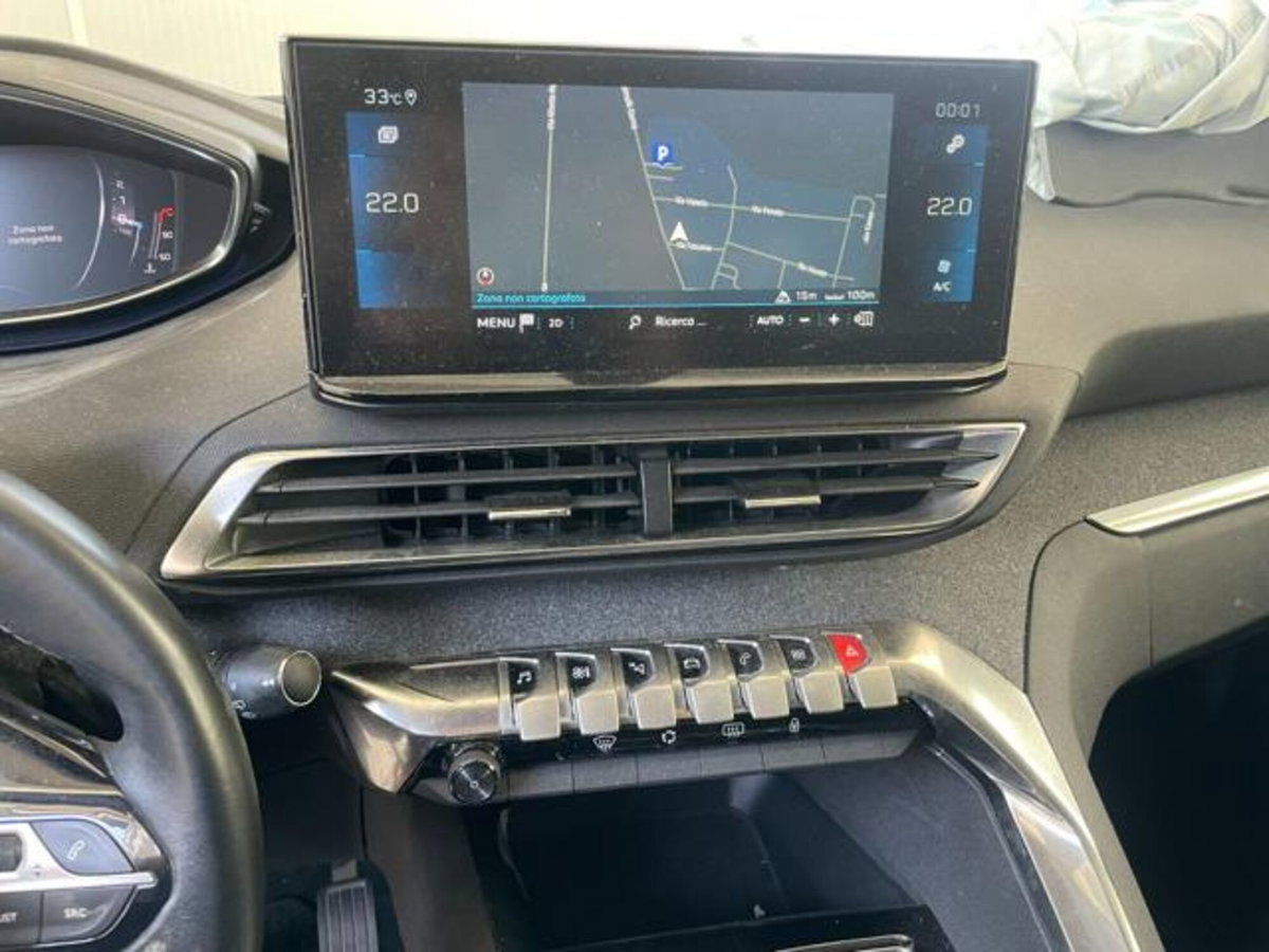 Peugeot 3008 PureTech Turbo 130 S&S EAT8 GT (17)